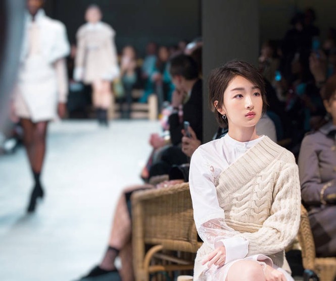 Song Hye Kyo vai trần gợi cảm tại tuần lễ thời trang London - ảnh 6
