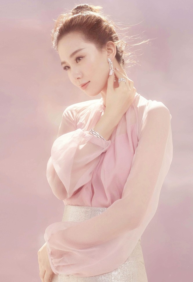 Lưu Thi Thi đẹp mong manh tựa sương mai - ảnh 3