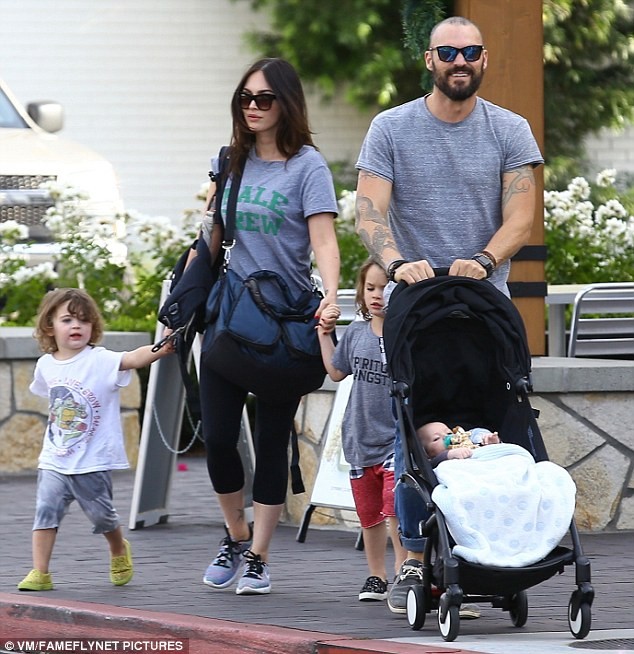 Megan Fox tái xuất rực lửa sau 7 tháng sinh con - ảnh 8