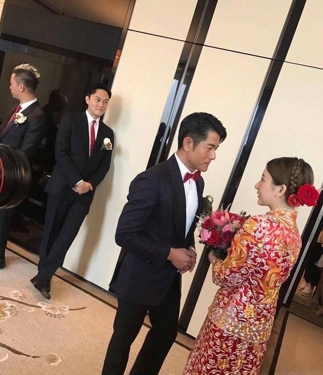 Chú rể Quách Phú Thành bảnh bao trong lễ cưới - ảnh 2