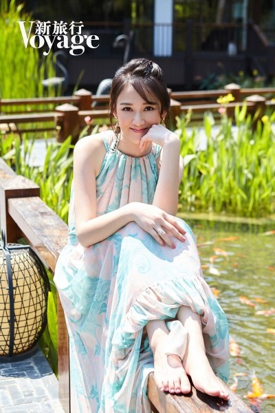 Mỹ nhân ‘Tiếu ngạo giang hồ’ tận hưởng những ngày hè rực nắng - ảnh 4