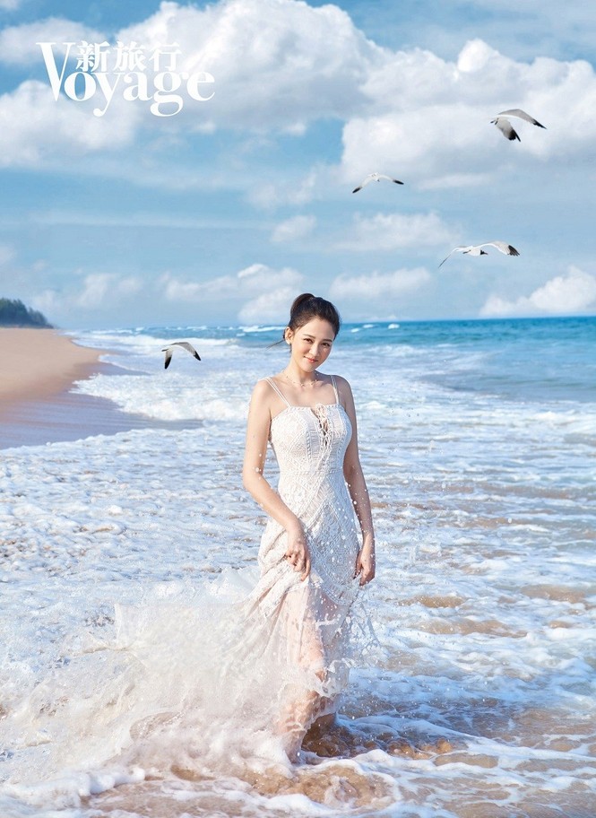 Mỹ nhân ‘Tiếu ngạo giang hồ’ tận hưởng những ngày hè rực nắng - ảnh 2