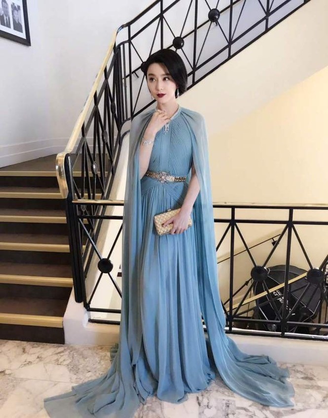 Giám khảo Phạm Băng Băng quyến rũ sang trọng tại LHP Cannes 2017 - ảnh 11