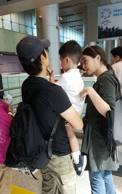 Người yêu cũ của Song Hye Kyo đưa gia đình đi nghỉ ở Đà Nẵng - ảnh 2