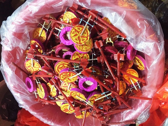 Ngắm chợ Trung thu Hà Nội tấp nập và rực rỡ sắc màu - ảnh 6