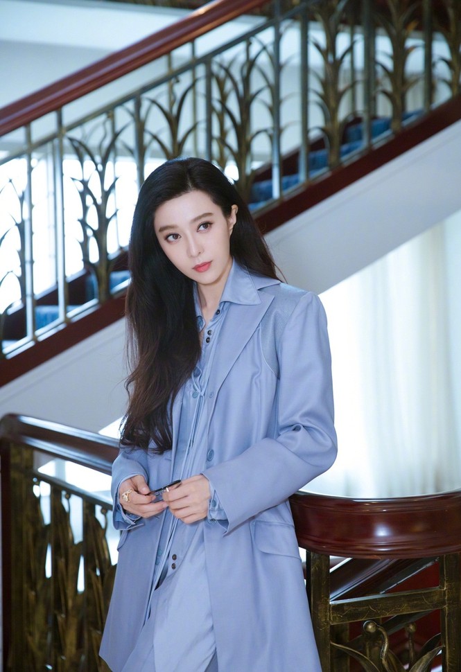 Mê mẩn ngắm nhan sắc hai mỹ nhân Phạm Băng Băng, Đường Yên - ảnh 1