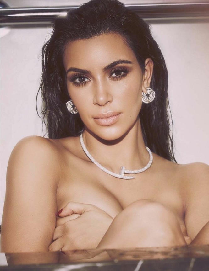 Kim Kardashian nóng bỏng quyến rũ 'thiêu đốt' ánh nhìn - ảnh 2