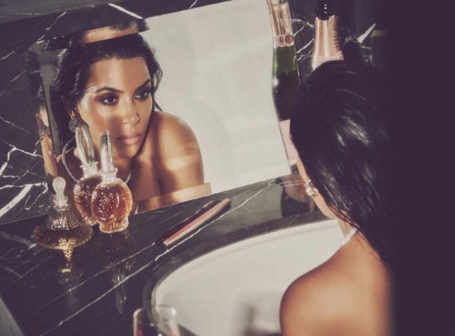 Kim Kardashian nóng bỏng quyến rũ 'thiêu đốt' ánh nhìn - ảnh 4