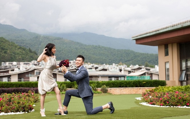 Mỹ nhân gốc Việt Chung Lệ Đề gợi cảm bên chồng trẻ kém 12 tuổi - ảnh 1