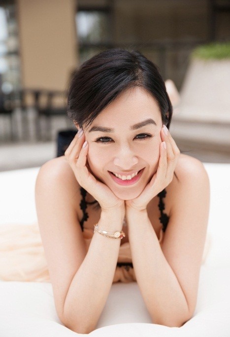 Mỹ nhân gốc Việt Chung Lệ Đề gợi cảm bên chồng trẻ kém 12 tuổi - ảnh 7