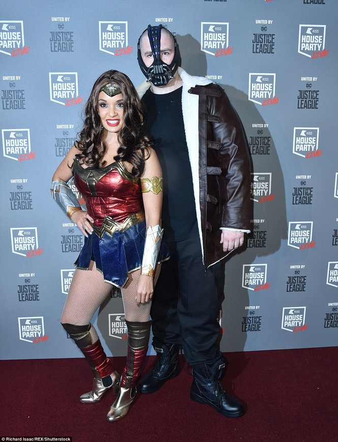 Dàn sao hóa trang thành Britney Spears, Kim Kardashian đi dự Halloween - ảnh 4