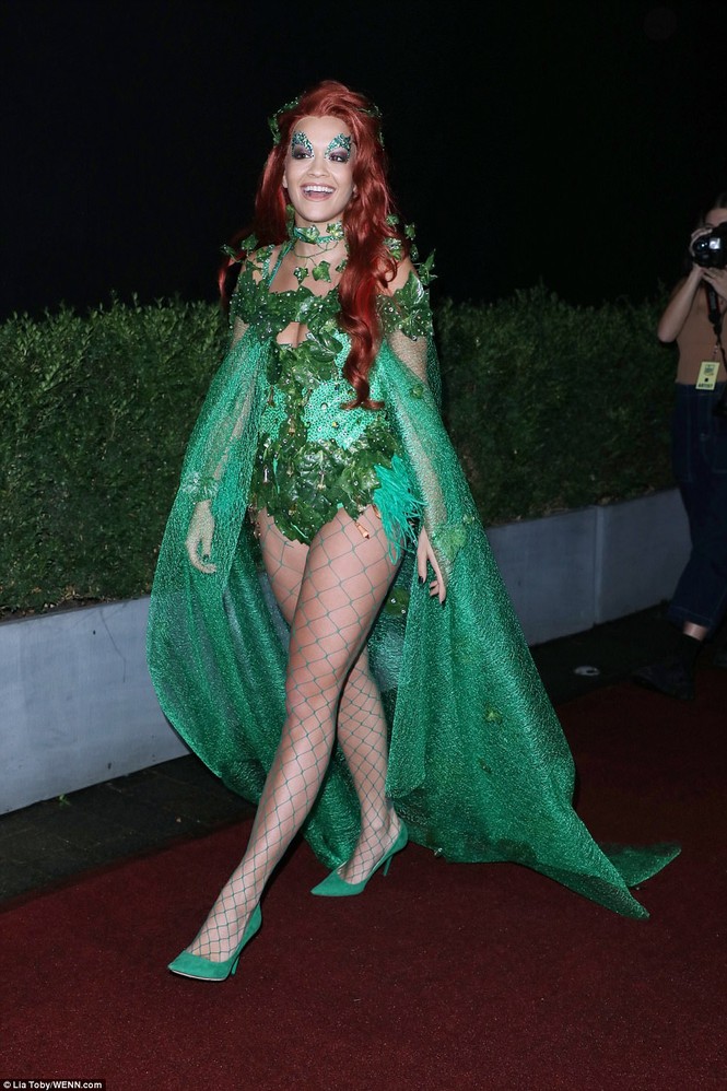 Dàn sao hóa trang thành Britney Spears, Kim Kardashian đi dự Halloween - ảnh 8