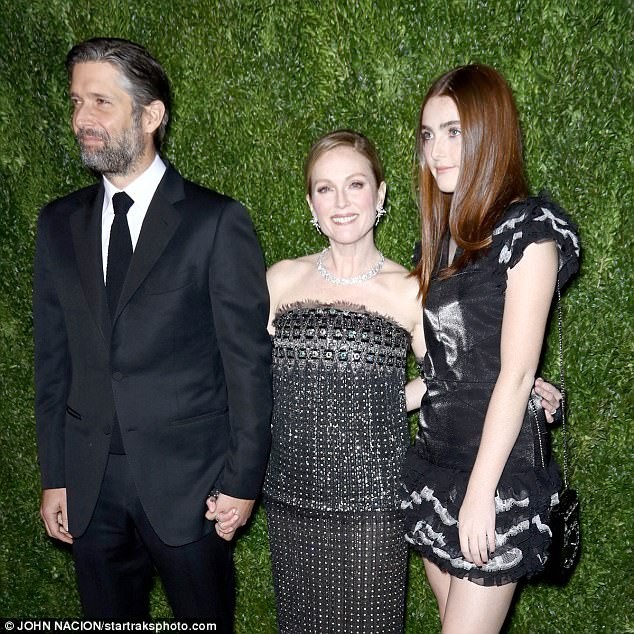 Julianne Moore sắc vóc nóng bỏng - ảnh 7