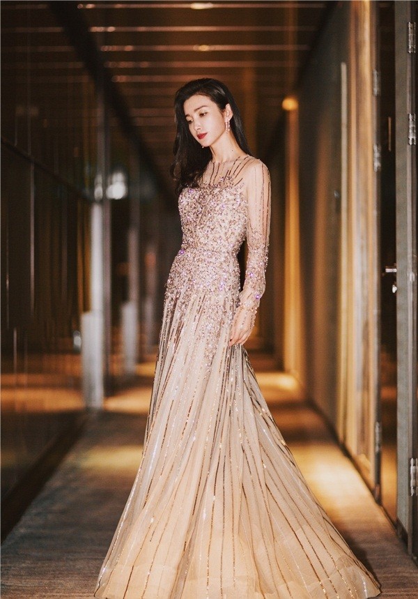 Dương Mịch, Lưu Diệc Phi xinh đẹp yêu kiều như công chúa - ảnh 12