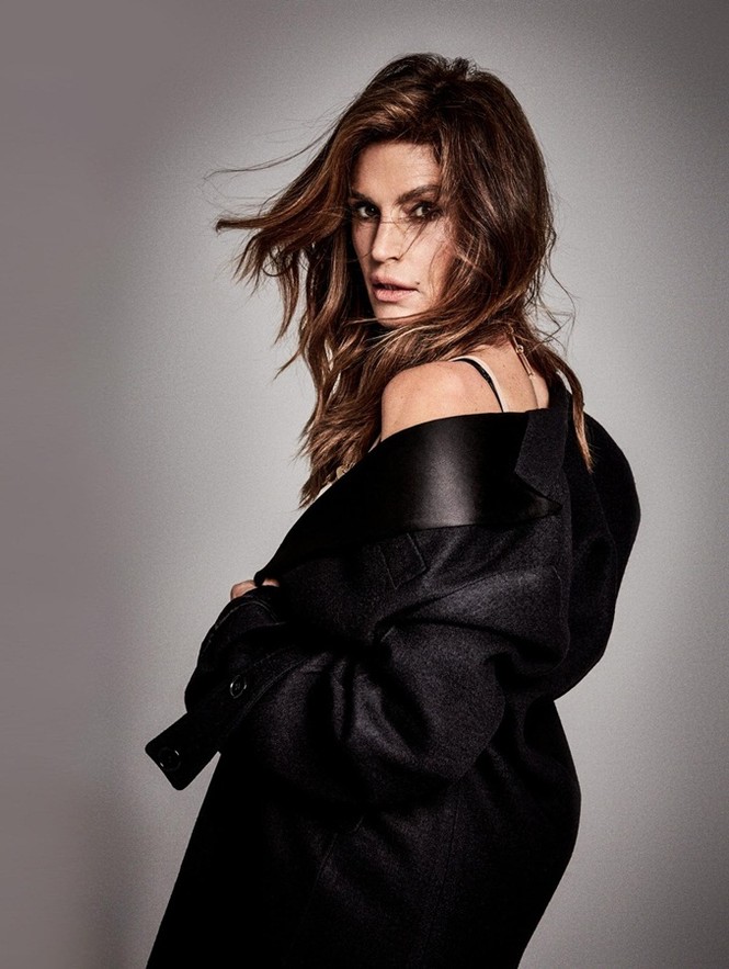 Siêu mẫu huyền thoại Cindy Crawford quyến rũ - ảnh 13