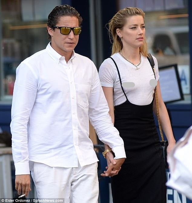Táo bạo bỏ nội y, vợ cũ Johnny Depp tay trong tay tình cũ Heidi Klum - ảnh 4