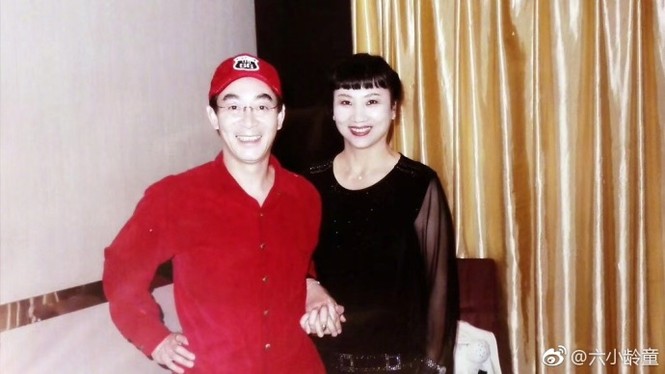 ‘Tôn Ngộ Không’ Lục Tiểu Linh Đồng đăng ảnh kỷ niệm 30 năm ngày cưới - ảnh 2