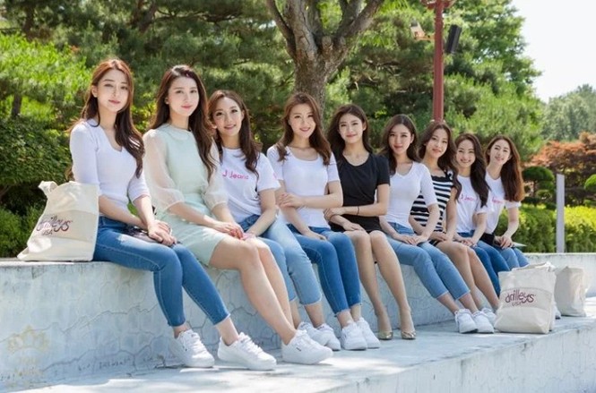 MC cuộc thi Hoa hậu Hàn Quốc 2018 được khen đẹp hơn cả thí sinh - ảnh 6