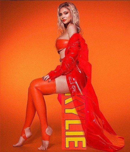 ‘Hot girl môi tều’ nhà Kardashian vẫn quyến rũ dù bỏ filler bơm môi - ảnh 7