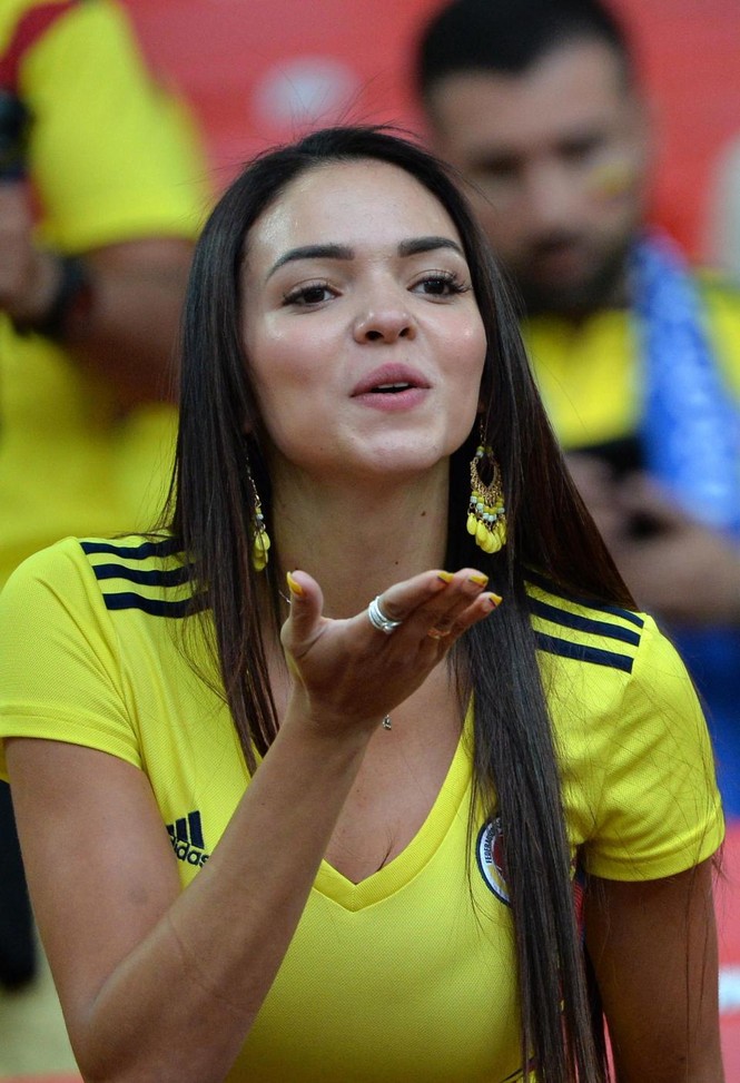 FIFA đề nghị tiết chế cho các ‘bóng hồng’ nóng bỏng lên sóng World Cup - ảnh 6