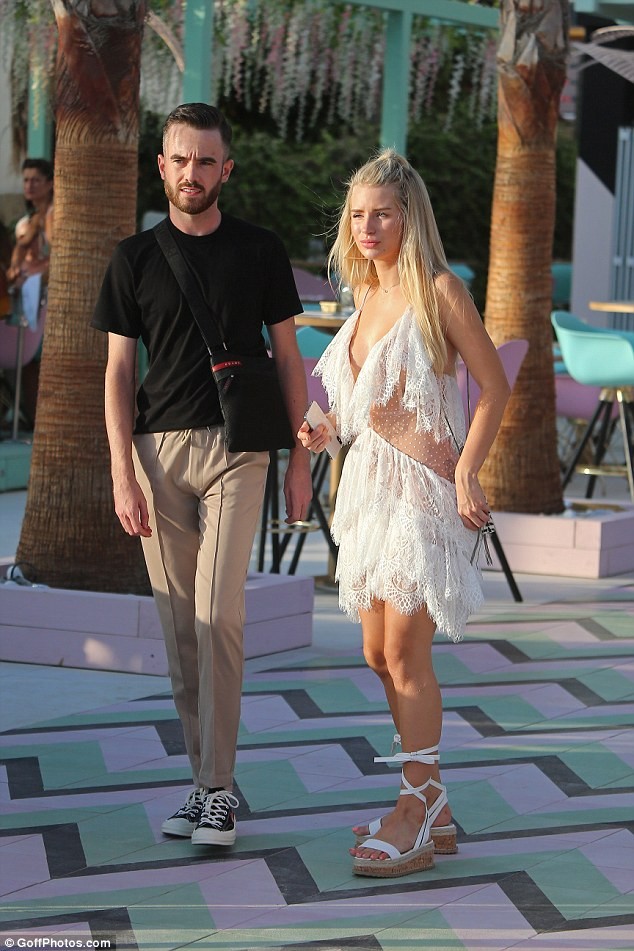 Mê mẩn sắc vóc thiên thần đầy sức sống của em gái Kate Moss - ảnh 2