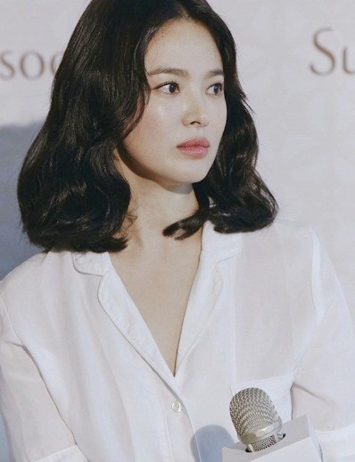 Ngưỡng mộ nhan sắc nữ thần không tì vết của Song Hye Kyo - ảnh 2