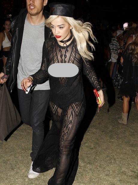 Rita Ora mải giữ váy vì trót mặc xuyên thấu hớ hênh - ảnh 11