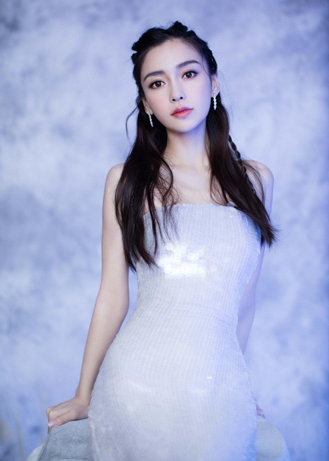 'Gái một con' Angelababy eo thon, chân dài hút mắt - ảnh 14