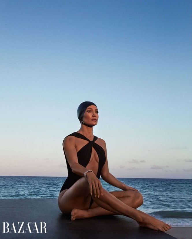 Jennifer Lopez dáng săn chắc, siêu quyến rũ ở tuổi 49 - ảnh 7