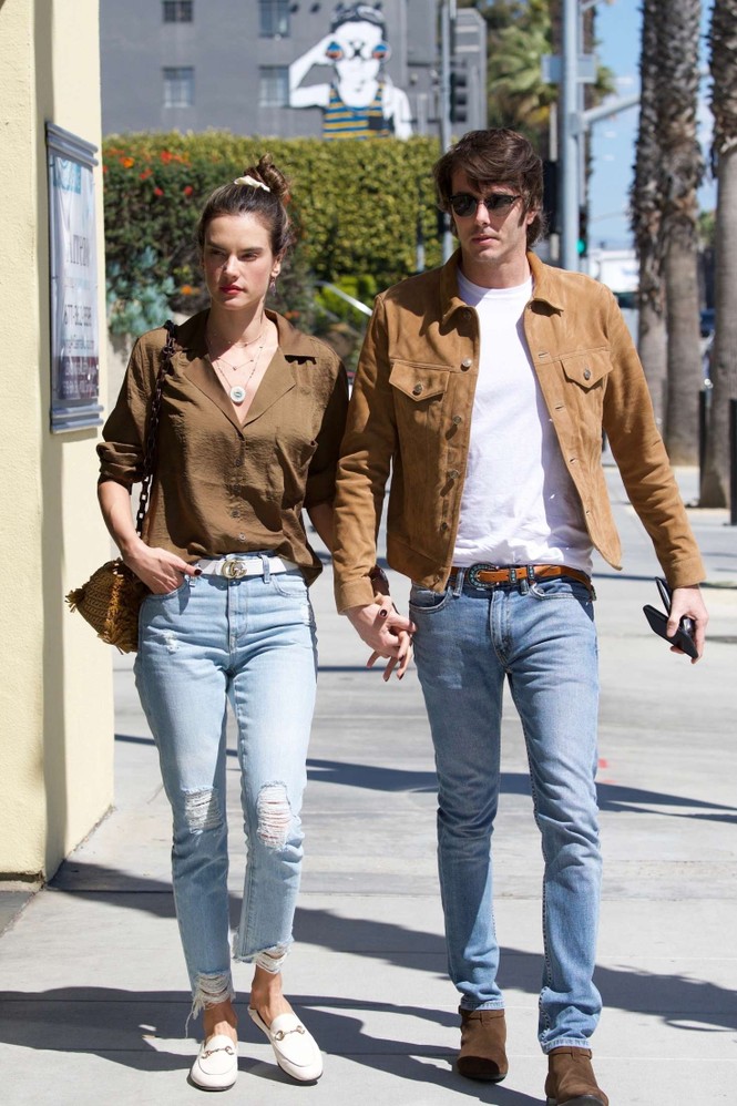 Mỹ nhân nội y Alessandra Ambrosio U40 vẫn táo bạo gợi tình - ảnh 12