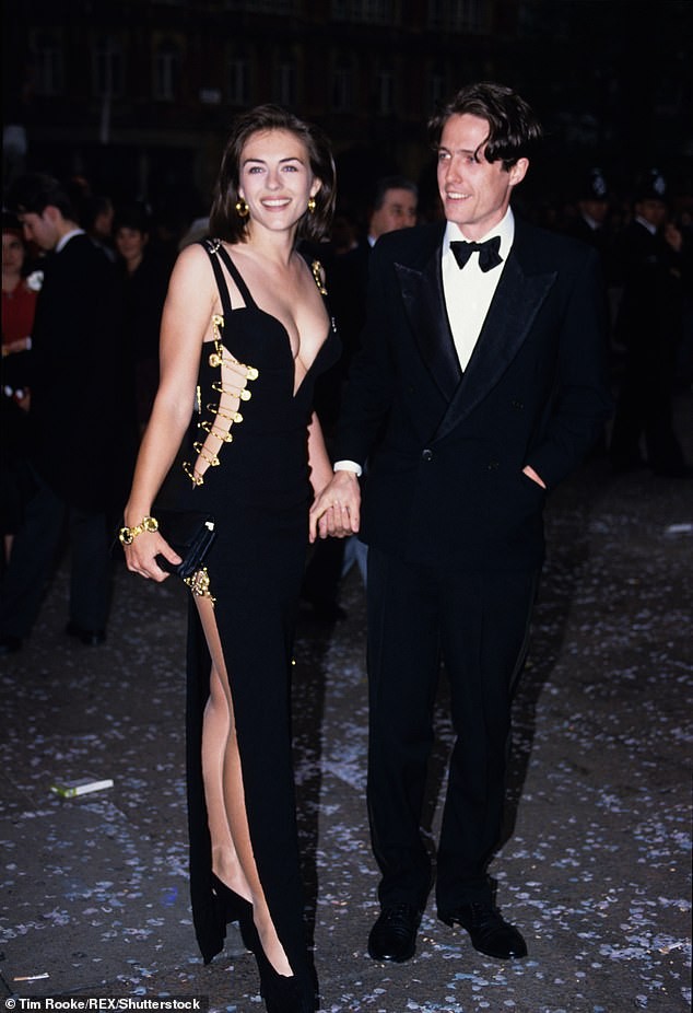 Elizabeth Hurley tái hiện khoảnh khắc hở bạo sau 25 năm - ảnh 2