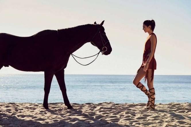 Ngắm sắc vóc cuốn hút của cô em siêu mẫu nhà Kim Kardashian - ảnh 3