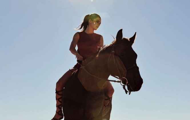 Ngắm sắc vóc cuốn hút của cô em siêu mẫu nhà Kim Kardashian - ảnh 5