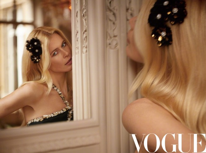 'Chân dài' huyền thoại Claudia Schiffer U50 vẫn quá đỗi trẻ đẹp - ảnh 3