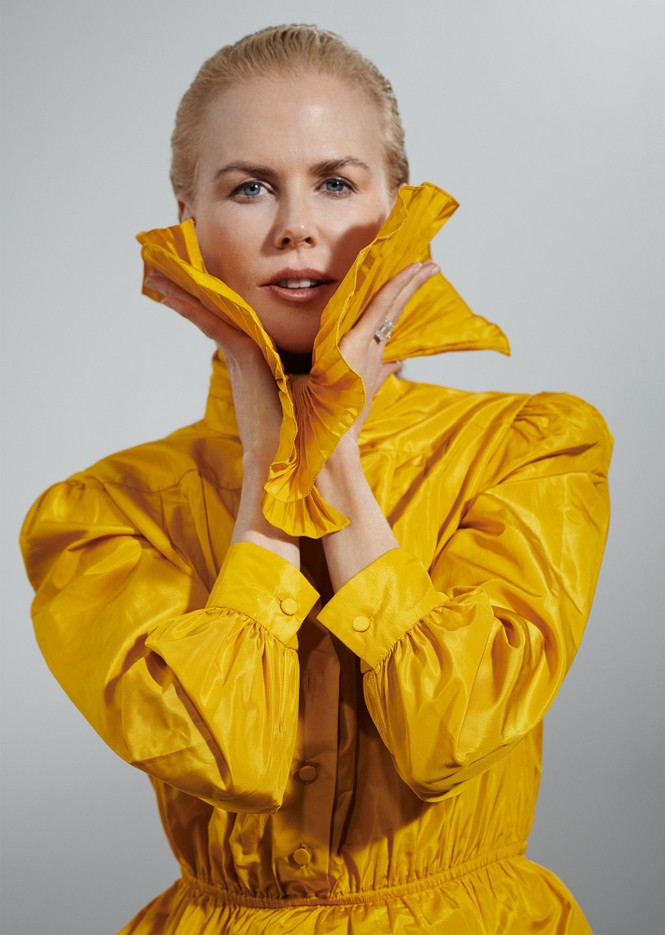 Ngỡ ngàng ngắm Nicole Kidman tóc tém, không nội y quá nóng bỏng - ảnh 8