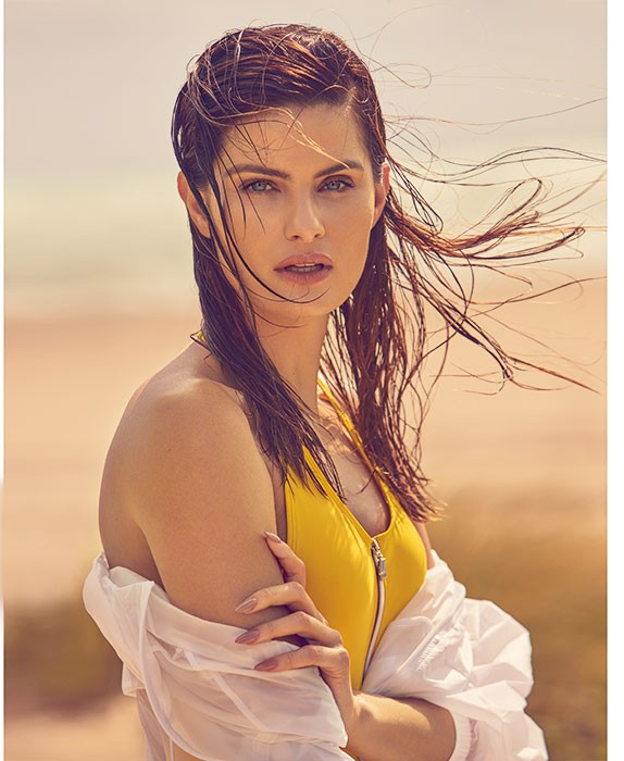 Sắc vóc nuột nà rực lửa của Isabeli Fontana - ảnh 2