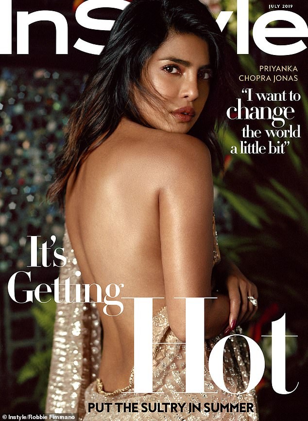 Mỹ nhân Ấn Độ Priyanka Chopra khoe tấm lưng trần không tì vết - ảnh 10