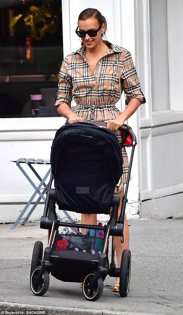 Quý cô độc thân quyến rũ Irina Shayk nóng bỏng hút mắt - ảnh 12