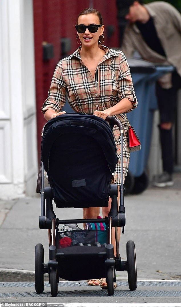 Quý cô độc thân quyến rũ Irina Shayk nóng bỏng hút mắt - ảnh 13