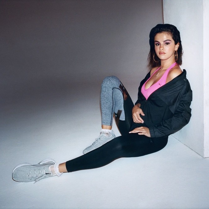 Selena Gomez đường cong tròn đầy nóng bỏng trên biển - ảnh 14