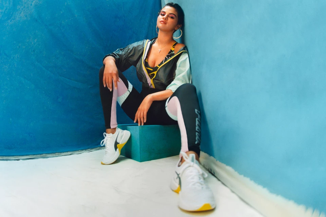 Selena Gomez đường cong tròn đầy nóng bỏng trên biển - ảnh 11