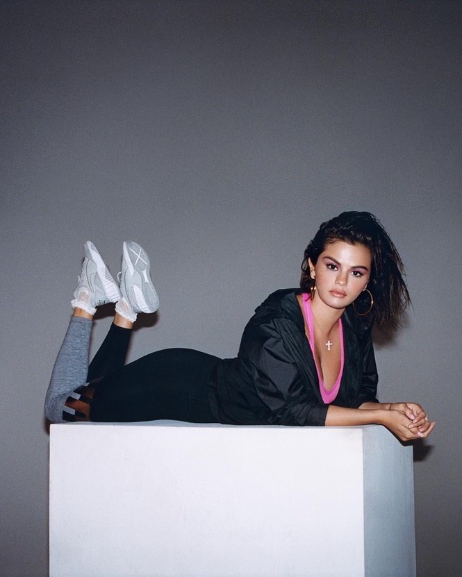 Selena Gomez đường cong tròn đầy nóng bỏng trên biển - ảnh 21