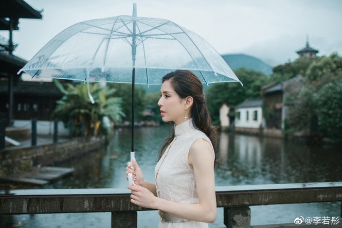 'Cô Cô' Lý Nhược Đồng trẻ đẹp tựa tiên nữ ở tuổi 45 - ảnh 4