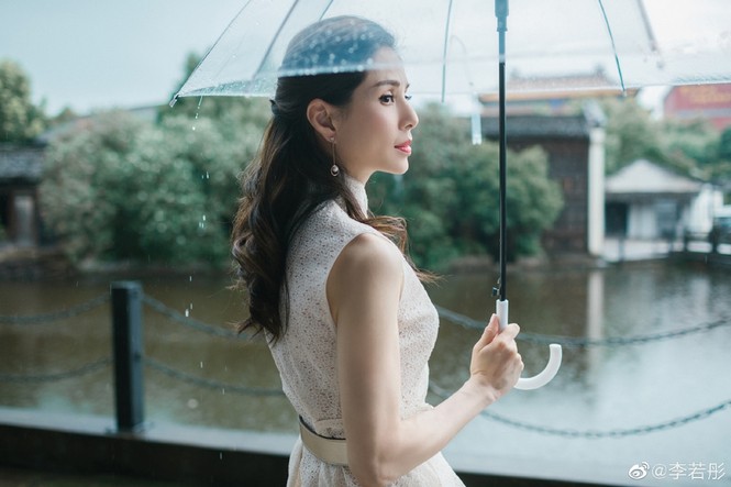 'Cô Cô' Lý Nhược Đồng trẻ đẹp tựa tiên nữ ở tuổi 45 - ảnh 1