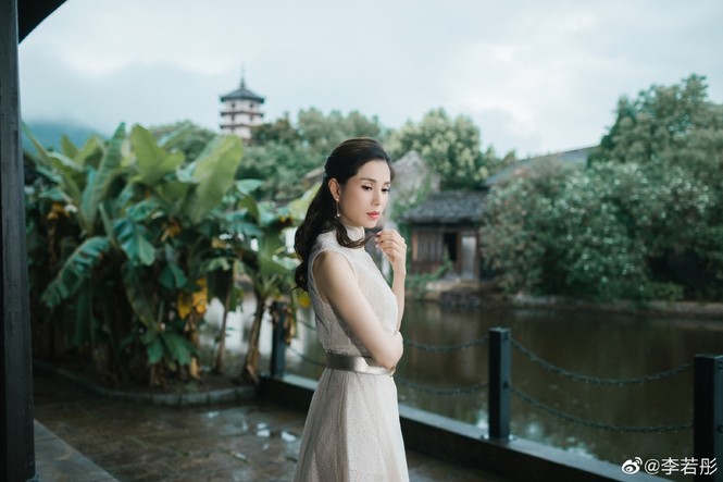 'Cô Cô' Lý Nhược Đồng trẻ đẹp tựa tiên nữ ở tuổi 45 - ảnh 9