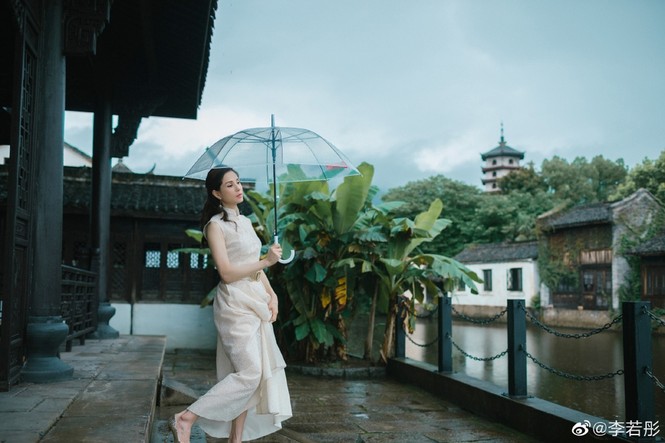 'Cô Cô' Lý Nhược Đồng trẻ đẹp tựa tiên nữ ở tuổi 45 - ảnh 6