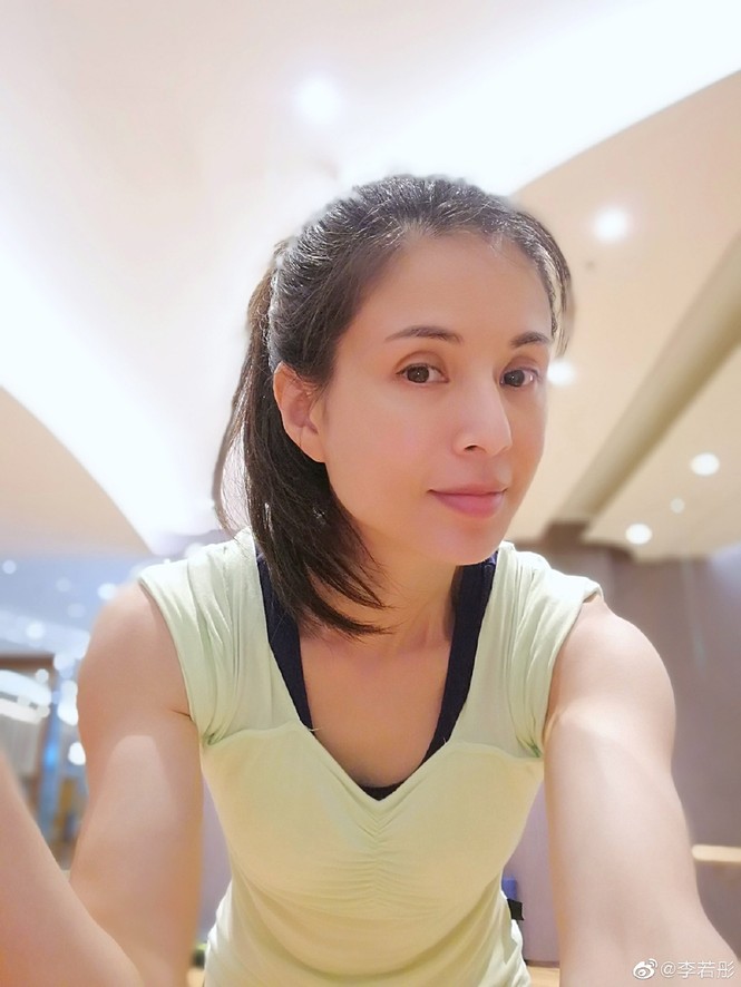 'Cô Cô' Lý Nhược Đồng trẻ đẹp tựa tiên nữ ở tuổi 45 - ảnh 10