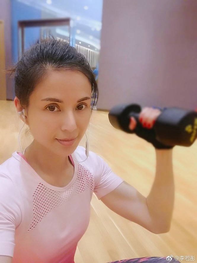 'Cô Cô' Lý Nhược Đồng trẻ đẹp tựa tiên nữ ở tuổi 45 - ảnh 13
