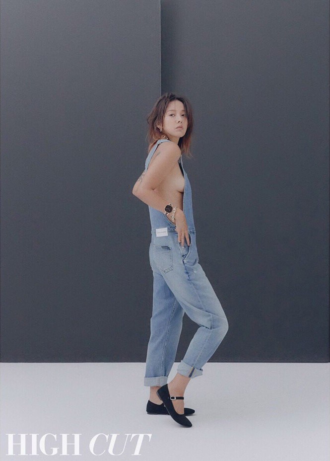'Nữ hoàng gợi cảm' Kpop Lee Hyori mặc táo bạo ở tuổi 40 - ảnh 2