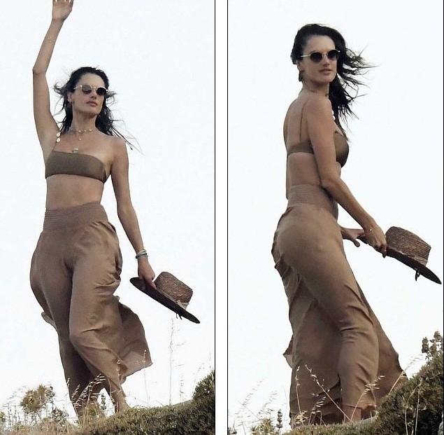 Ngắm Alessandra Ambrosio tươi trẻ ở đảo thiên đường Hy Lạp - ảnh 17